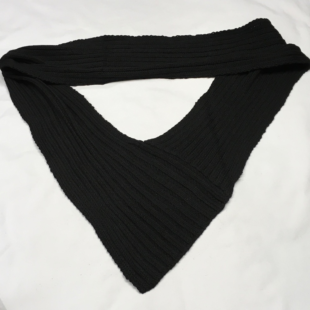 Cozy Black Knit infinity Scarf - Picture 3 of 3